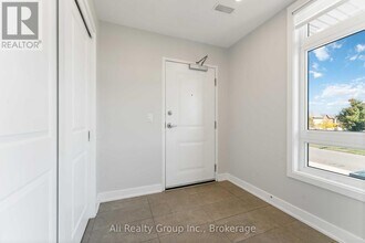 147 Fairweather St in Ottawa, ON - Building Photo - Building Photo