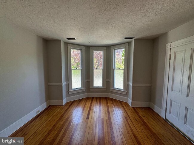 29 W Leicester St