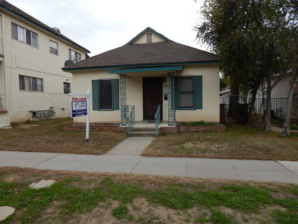 4240 Mission Inn Avenue in Riverside, CA - Building Photo