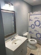 5512 Estates Court, Unit Downstairs 1 bed in Norcross, GA - Foto de edificio - Building Photo