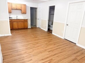 10 Marble St, Unit #1 in Haverhill, MA - Building Photo - Building Photo