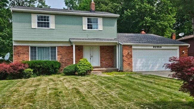 property at 32553 N Roundhead Dr