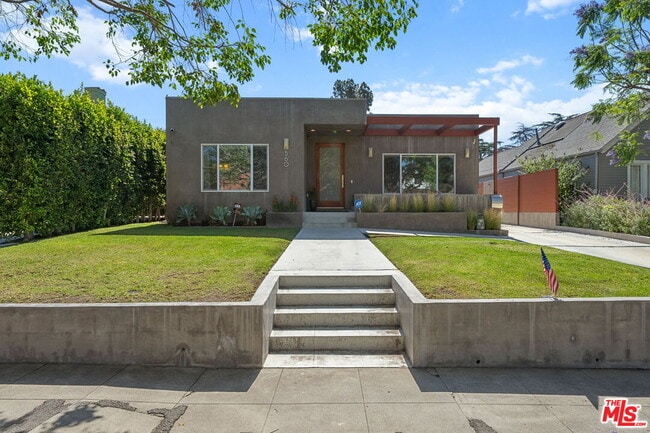 property at 560 N Plymouth Blvd