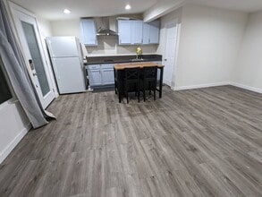 728 Stepney Pl in Inglewood, CA - Building Photo - Building Photo