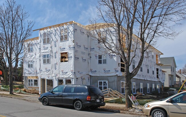 3875 S Clement Ave in Milwaukee, WI - Building Photo - Building Photo