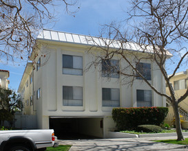 324 S Rexford Dr in Beverly Hills, CA - Building Photo - Building Photo