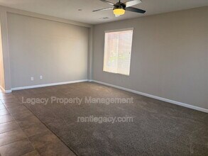 4711 Summerset Dr in Fairfield, CA - Building Photo - Building Photo