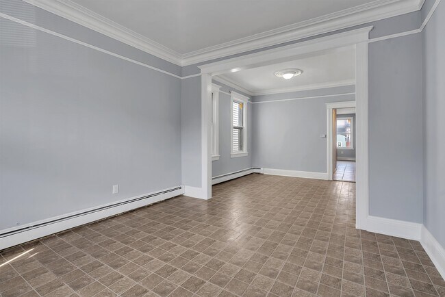 42 Greenville Ave in Jersey City, NJ - Building Photo - Building Photo