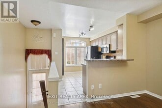 7206 Deanlee Ct in Mississauga, ON - Building Photo - Building Photo