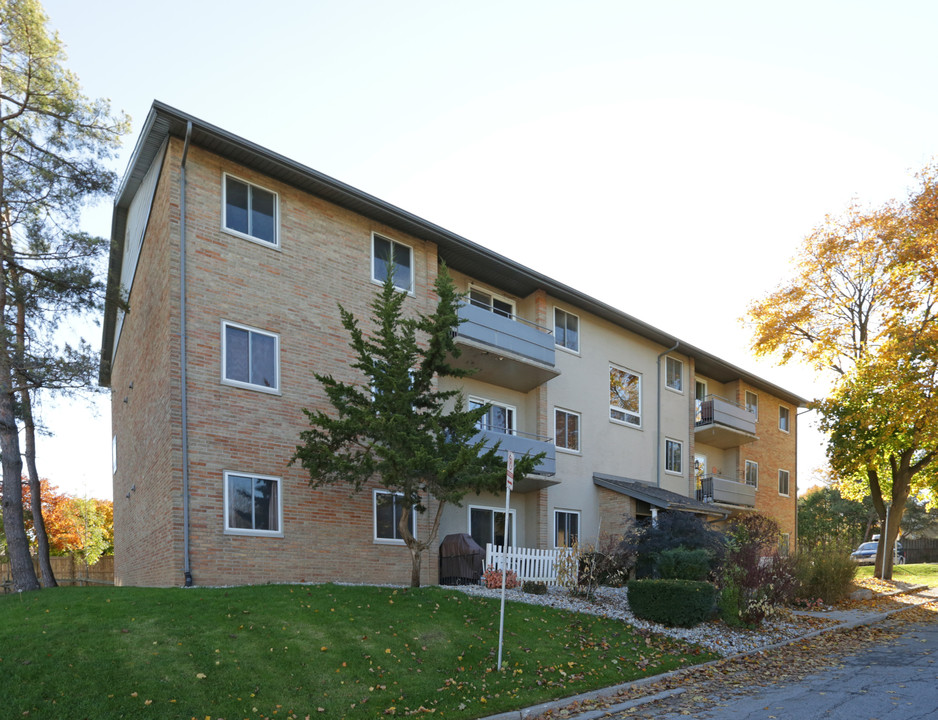 Park Place on Village Green in London, ON - Building Photo