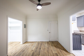 Westmoreland Apartments in Los Angeles, CA - Building Photo - Interior Photo