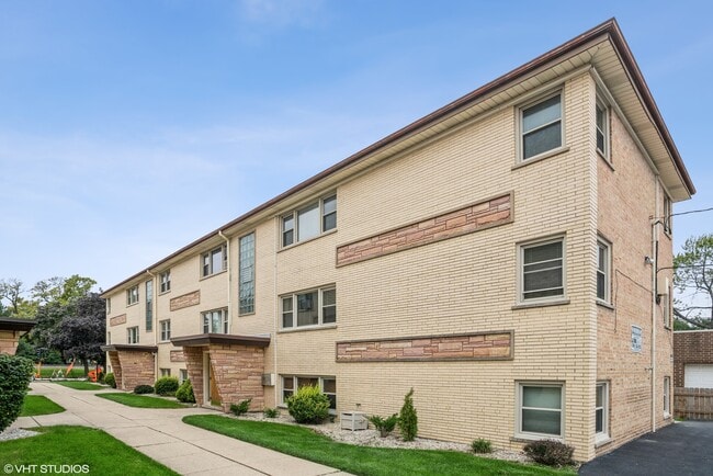 6855 N Olmsted Ave in Chicago, IL - Building Photo - Building Photo