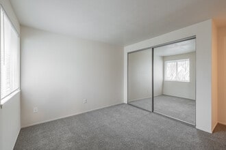 Hogan Woods in Gresham, OR - Building Photo - Interior Photo