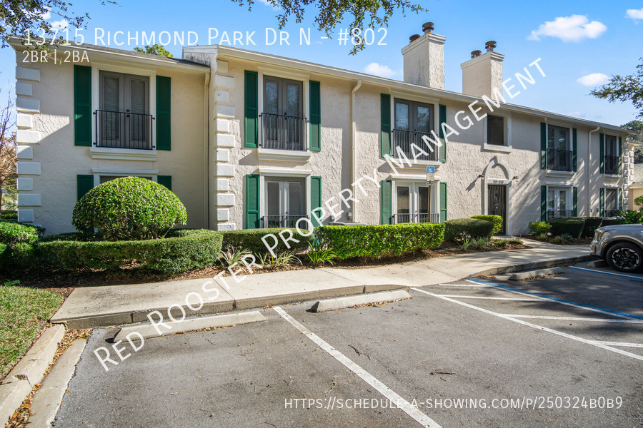 13715 Richmond Park Dr N in Jacksonville, FL - Foto de edificio