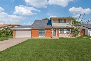 110 Ocean Dr in Richardson, TX - Building Photo