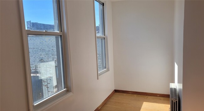 680 Hart St in Brooklyn, NY - Building Photo - Building Photo