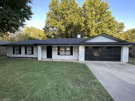 603 N 34th St in Rogers, AR - Building Photo
