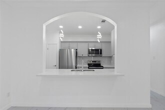 6000 Reims Rd in Houston, TX - Building Photo - Building Photo