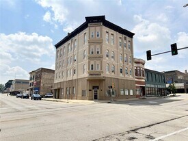 26 S Galena Ave in Freeport, IL - Building Photo