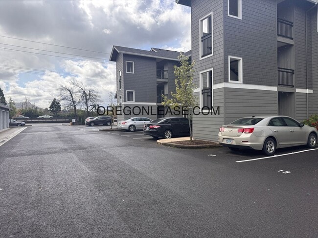 1100 Q St in Springfield, OR - Building Photo - Building Photo