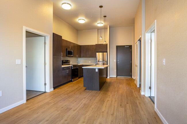 Crossing Pointe South Apartments in Thornton, CO - Building Photo - Building Photo