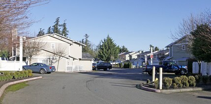 Lakeside Townhomes in Milton, WA - Building Photo - Building Photo