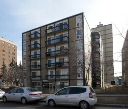 Lincoln Tower in Calgary, AB - Building Photo - Building Photo