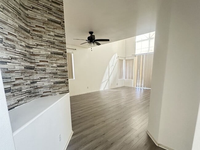 28605 Broadstone Way in Menifee, CA - Building Photo - Building Photo