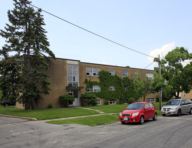 14 Torbolton Dr in Toronto, ON - Building Photo - Primary Photo