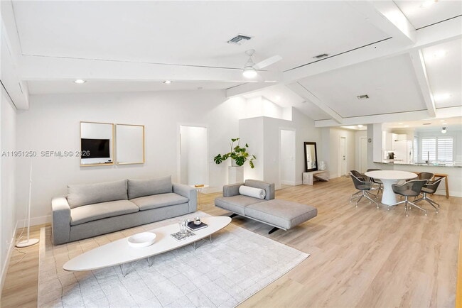 2090 Borealis Way in Weston, FL - Building Photo - Building Photo