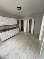 32 Kenmore Ave in Newark, NJ - Building Photo