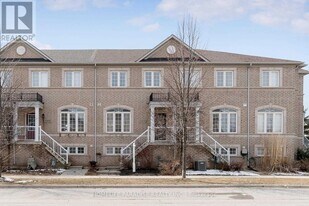 2368 Sutton Dr in Burlington, ON - Building Photo