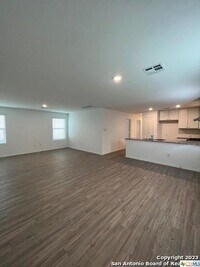 13819 Llama Pl photo'