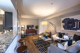 Halstead Centreville in Centreville, VA - Foto de edificio - Building Photo