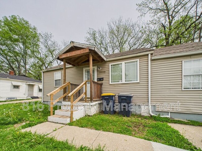 property at 3425 Jackson Ave