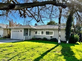 1932 Rutledge Way in Stockton, CA - Building Photo