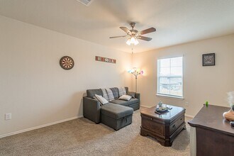 434 Orion Dr in New Braunfels, TX - Building Photo - Building Photo