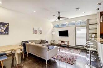 602 W N Loop Blvd in Austin, TX - Building Photo - Building Photo