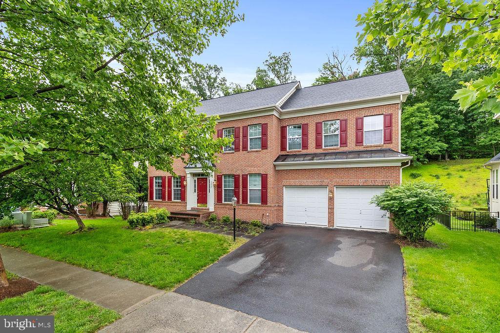 43997 Riverpoint Dr in Leesburg, VA - Building Photo