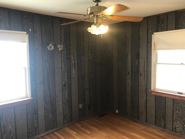 221 Ben Nevis Rd in St. Louis, MO - Building Photo - Building Photo