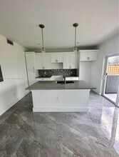 17984 SW 105th Ave in Miami, FL - Building Photo - Building Photo