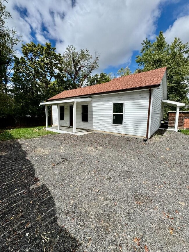 1228 Cambria St NE in Christiansburg, VA - Building Photo - Building Photo