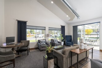 Blue Point Apartments in Spokane, WA - Building Photo - Building Photo