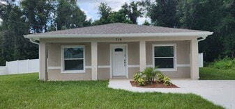 710 W Beresford Rd in DeLand, FL - Building Photo