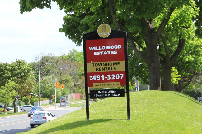 Willowood Townhomes in Toronto, ON - Building Photo - Building Photo