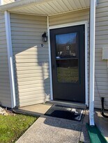 102 D Kingsbury Ct in Clarksville, TN - Building Photo