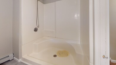 310 Lowell St, Unit 1 in Somerville, MA - Building Photo - Building Photo