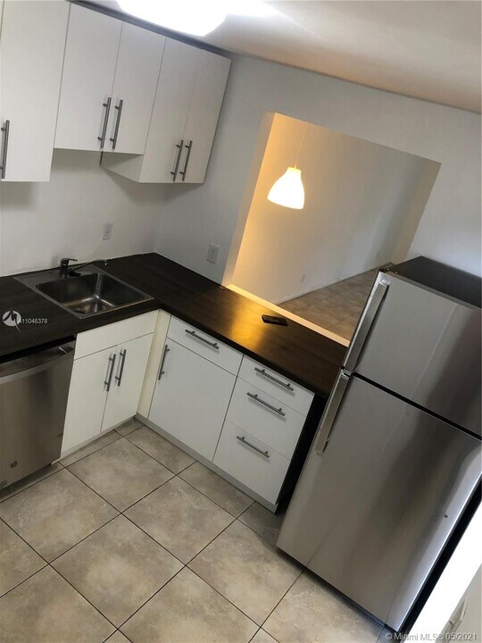 5520 N Lakewood Cir-Unit -623 in Margate, FL - Building Photo