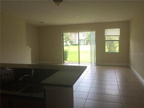 8345 Kelsall Dr in Orlando, FL - Foto de edificio - Building Photo