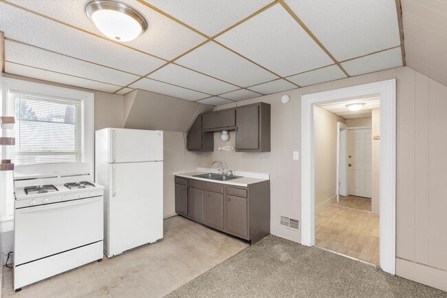 property at 117 W Division St